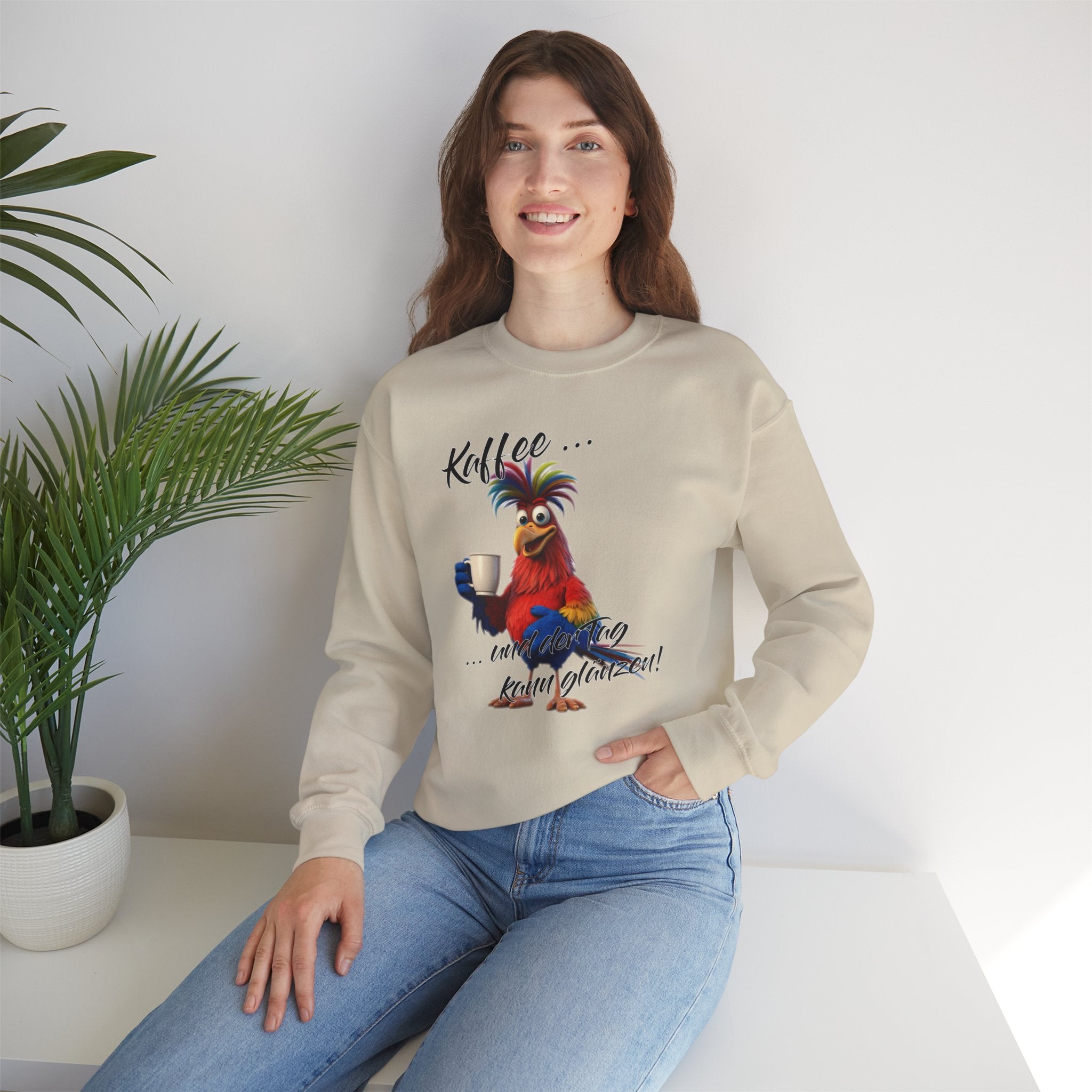 Hahn „Kaffee … und der Tag kann glänzen!“ Sweatshirt | Humor | Phönix-Potsdam®